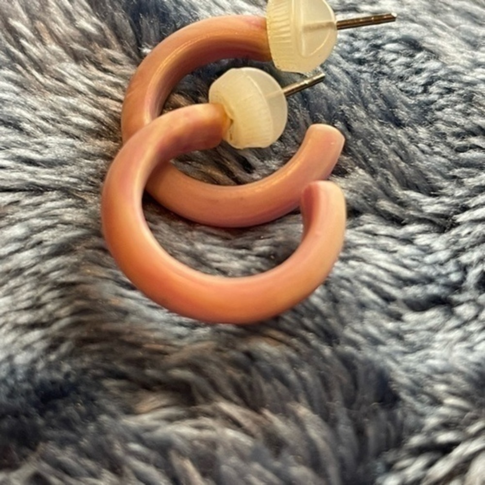 Vintage Pinkish-Purple Swirl Cuff Hoop Earring